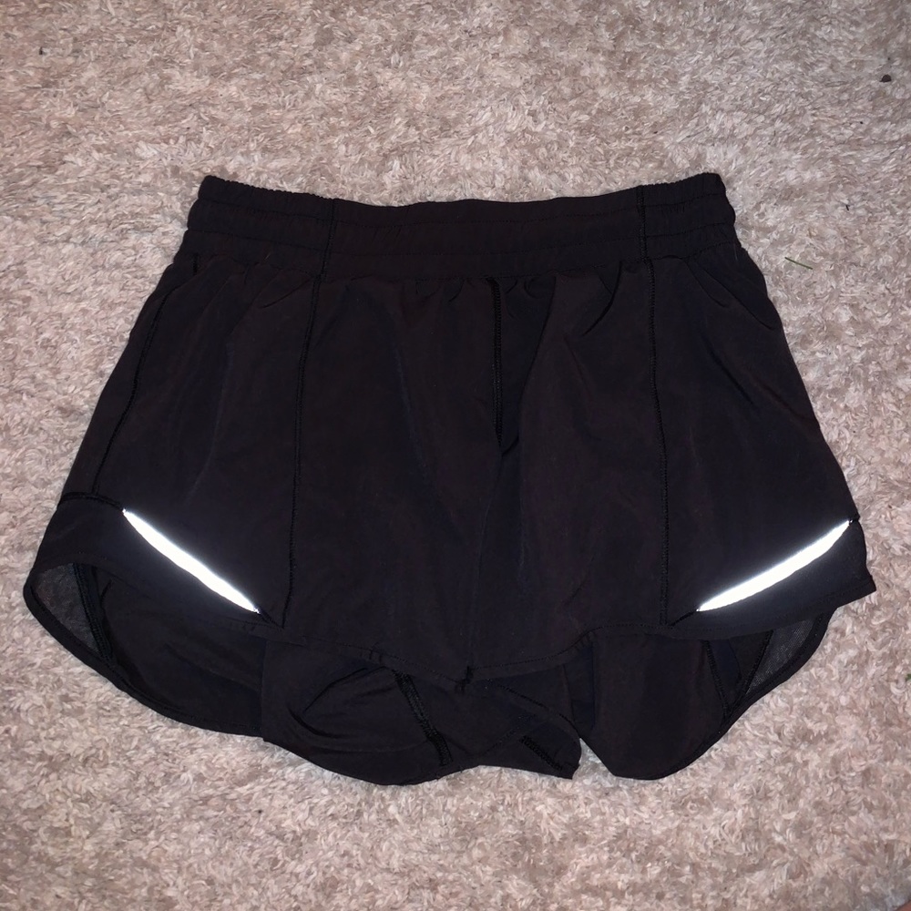 Lululemon Hotty Hot Short 4"